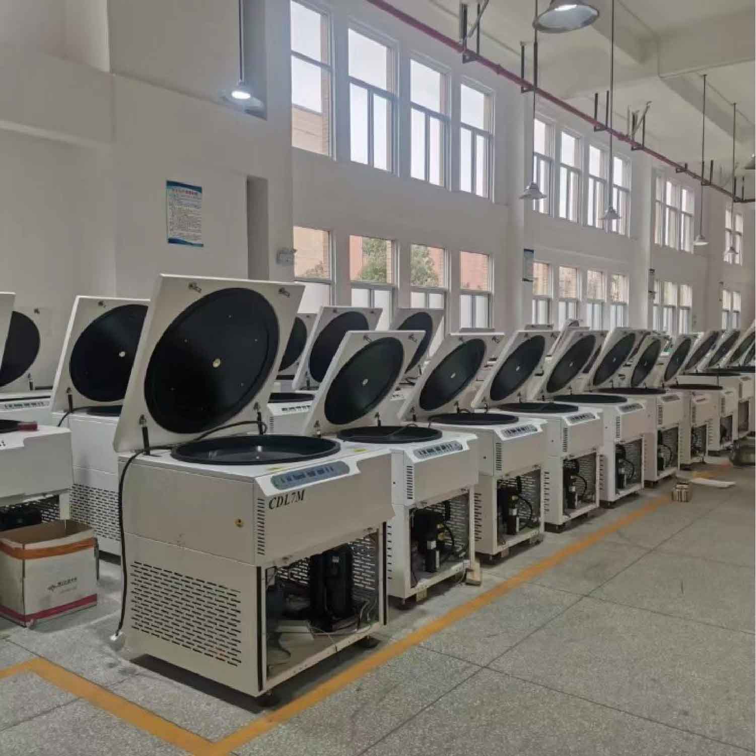 Precise Speed Control Stable Operation Large Capacity Low-Speed Refrigerated Centrifuge